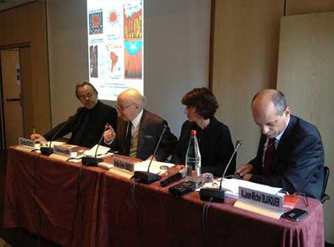  Son Excellence M. Jorge Edwards, ambassadeur du Chili en France, Mme Marie-Christine Lemardeley, présidente de l’Université Sorbonne Nouvelle – Paris 3, M. Jean-Michel Blanquer, président de l’Institut des Amériques, M. Christian Delporte, vice-président du Conseil scientifique de l’Université de Versailles Saint- Quentin-en-Yvelines